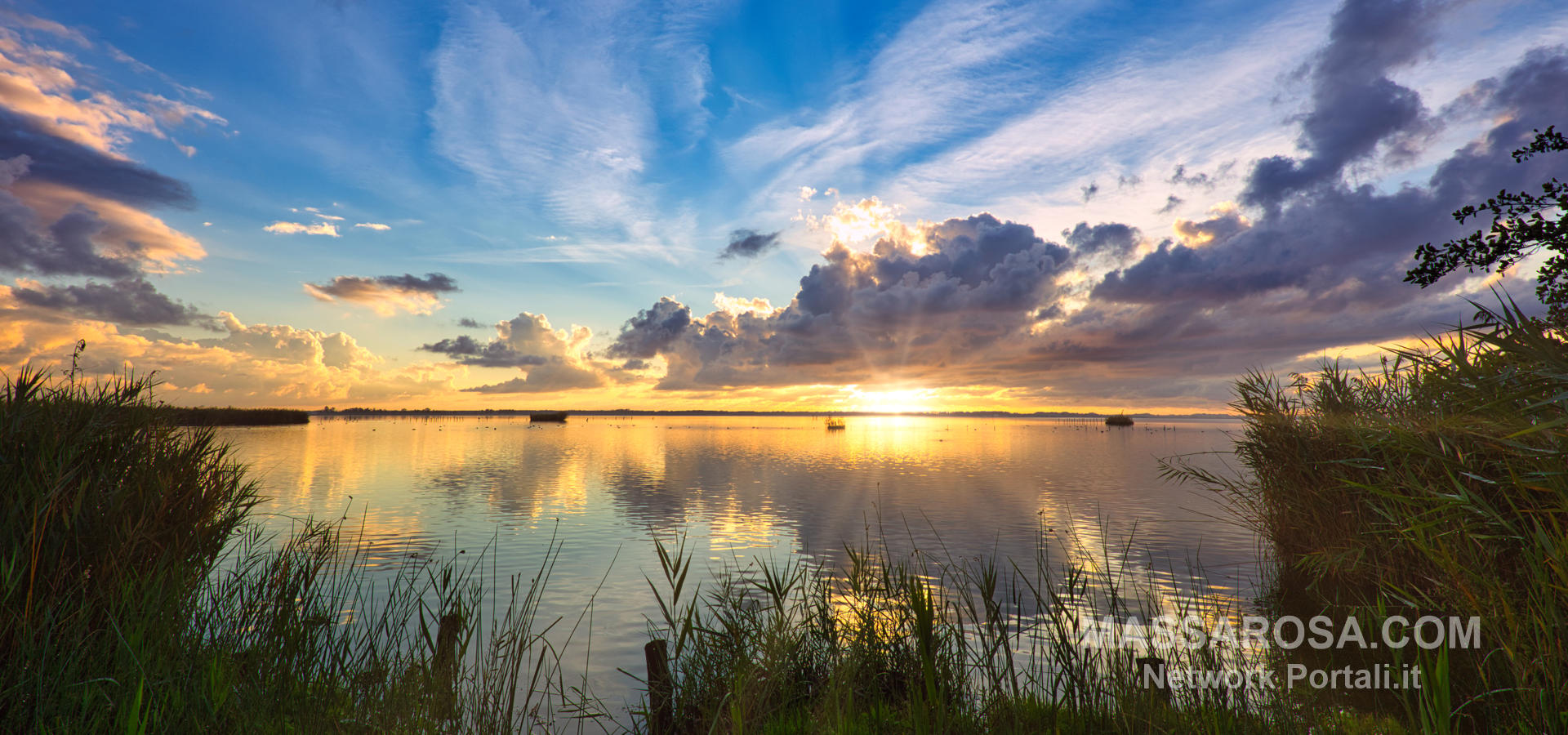 Tramonto sul Lago di Massaciuccoli a Massarosa